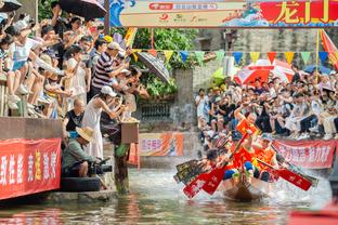 津媒：国足锋无力但变阵空间十分有限，扬科维奇带4门将并不明智